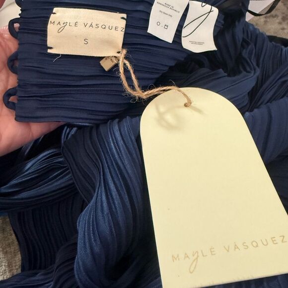 NWT MAYLÉ VÁSQUEZ Salome Wrap Around Crop Top
X21 - Picture 4 of 5